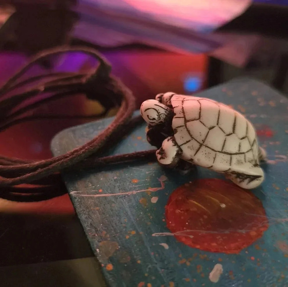 Adjustable Turtle Necklace - Picture 3 of 7